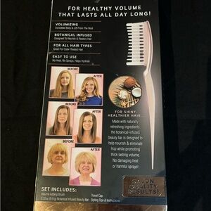 Source Unknown Volumizing Hair Brush - White